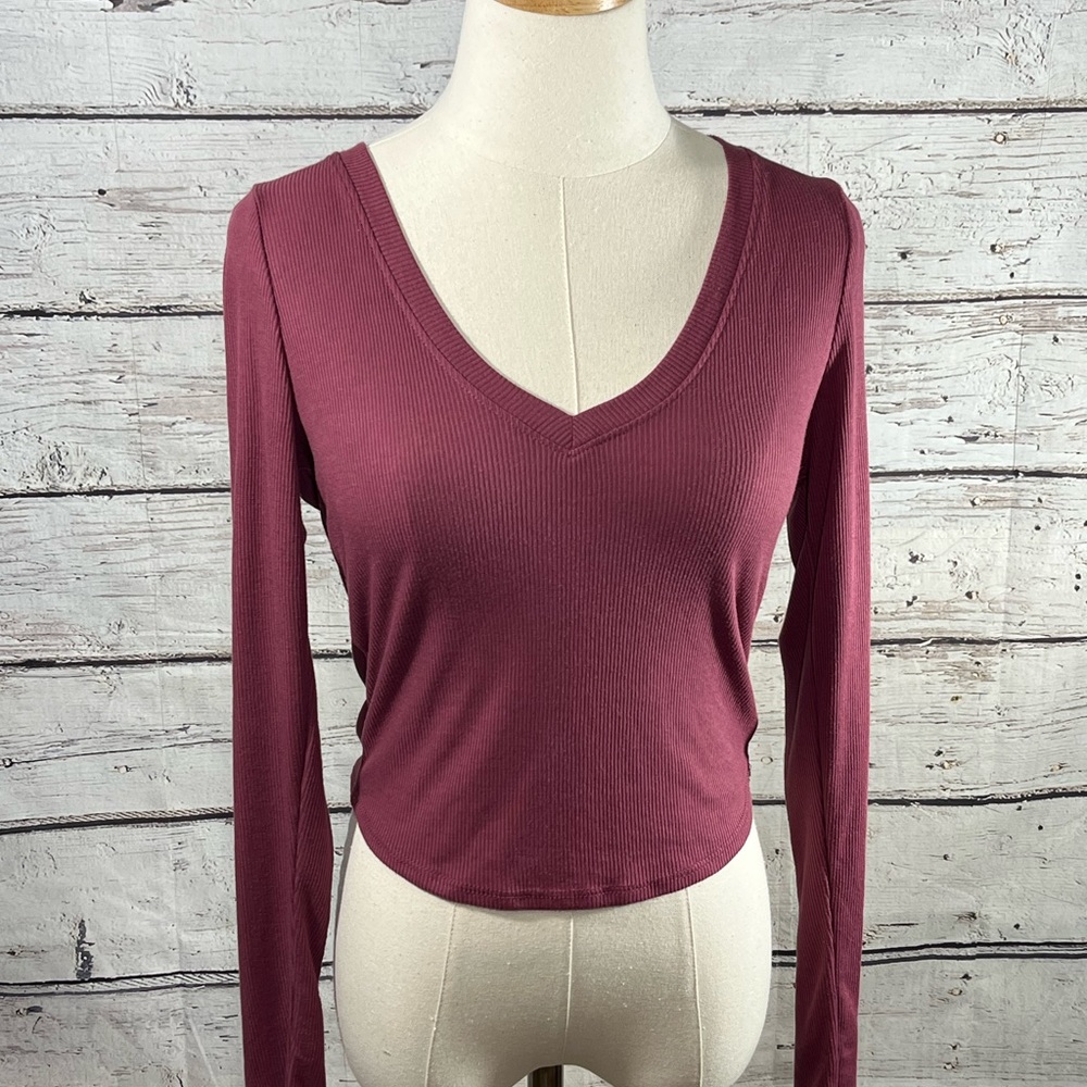 BOZZOLO Cropped Long Sleeve V Neck Tee Wine-Large